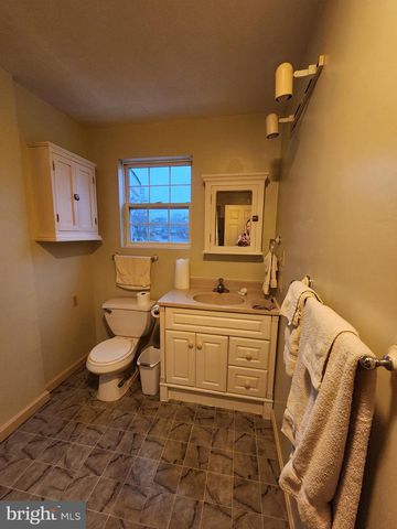 22 THEODORE AVE, Maple Shade, NJ 08052