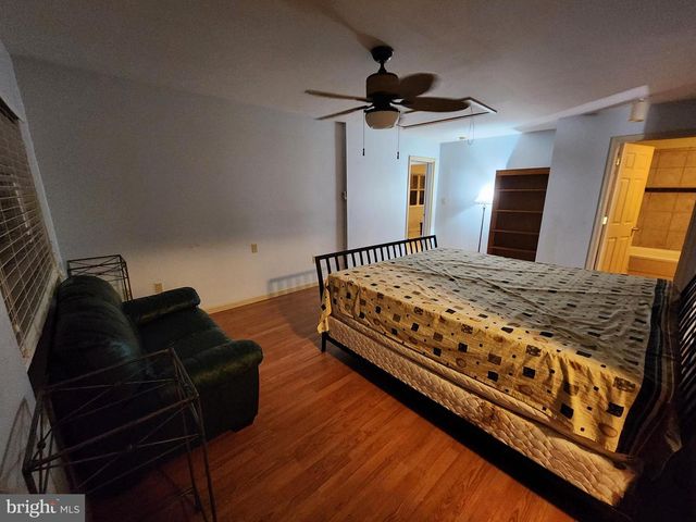 22 THEODORE AVE, Maple Shade, NJ 08052