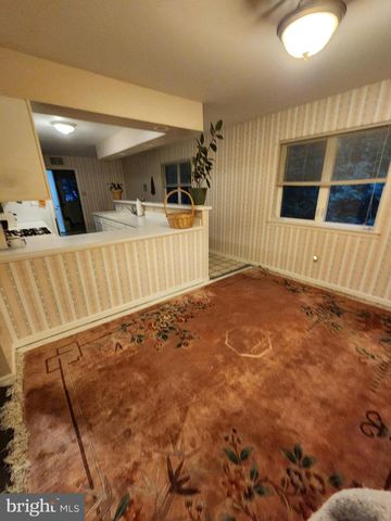 22 THEODORE AVE, Maple Shade, NJ 08052