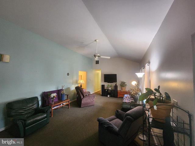 22 THEODORE AVE, Maple Shade, NJ 08052