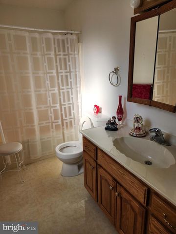 22 THEODORE AVE, Maple Shade, NJ 08052