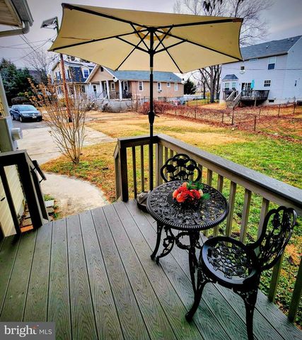 22 THEODORE AVE, Maple Shade, NJ 08052