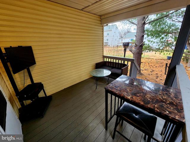 22 THEODORE AVE, Maple Shade, NJ 08052