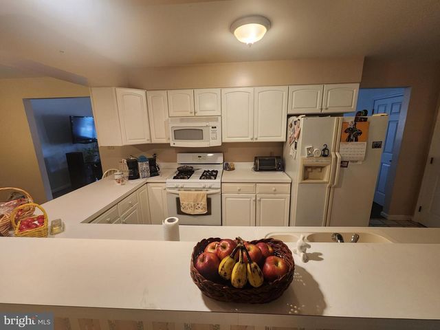 22 THEODORE AVE, Maple Shade, NJ 08052
