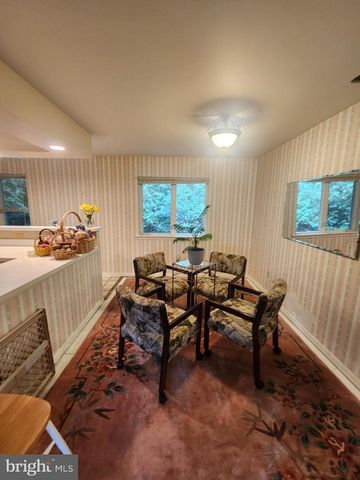 22 THEODORE AVE, Maple Shade, NJ 08052