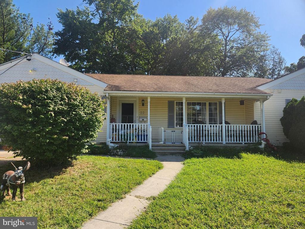 22 THEODORE AVE, Maple Shade, NJ 08052