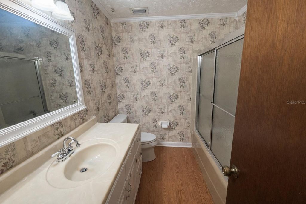 Image 7 of property listing at 8212 STONER WOODS DRIVE, Riverview, FL 33569