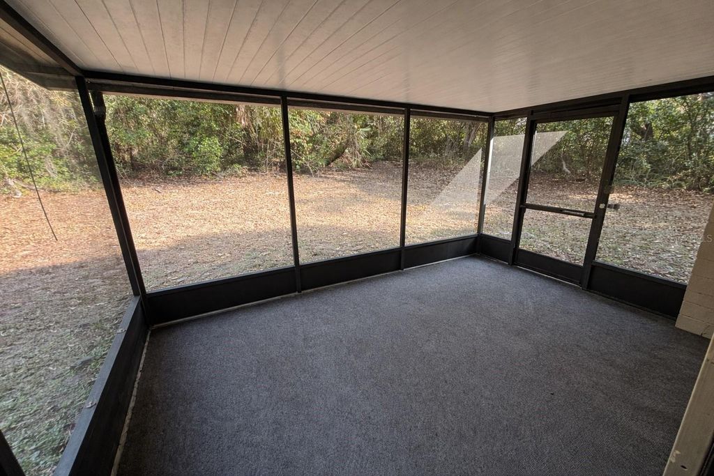 Image 10 of property listing at 8212 STONER WOODS DRIVE, Riverview, FL 33569