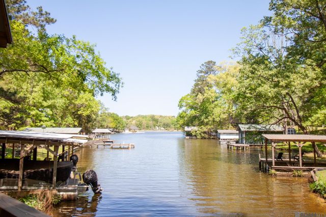 12286 Fairlane Rd, St Francisville, LA 70775