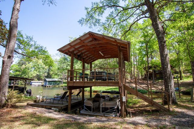 12286 Fairlane Rd, St Francisville, LA 70775