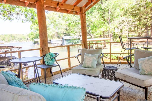 12286 Fairlane Rd, St Francisville, LA 70775