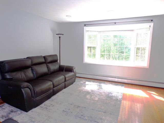 6 Pleasant Street, Hooksett, NH 03106