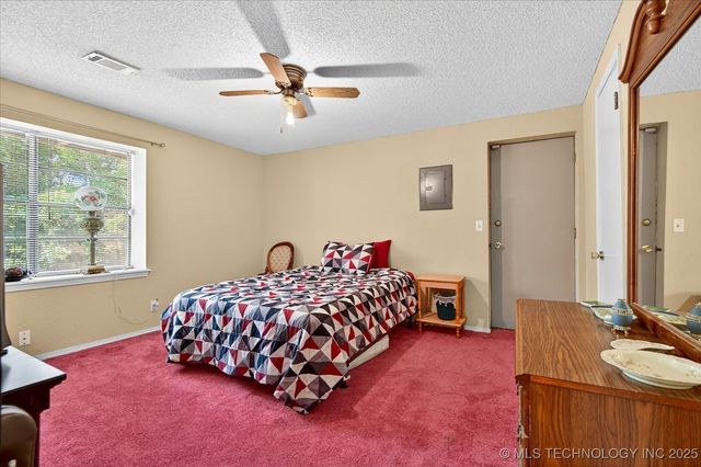 1329 Oakdale Drive, Bartlesville, OK 74006