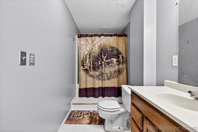 1329 Oakdale Drive, Bartlesville, OK 74006