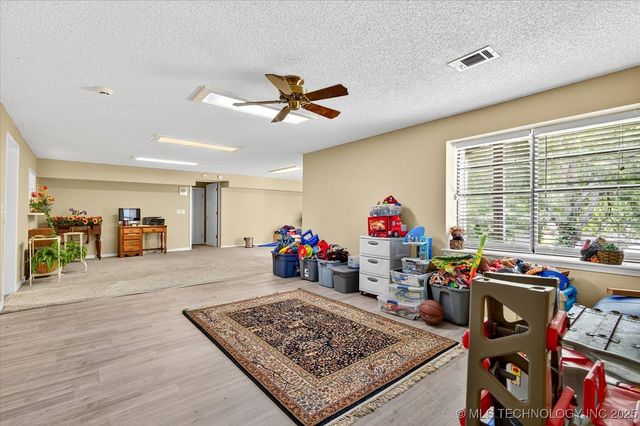 1329 Oakdale Drive, Bartlesville, OK 74006