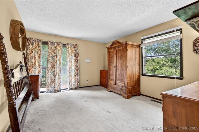 1329 Oakdale Drive, Bartlesville, OK 74006