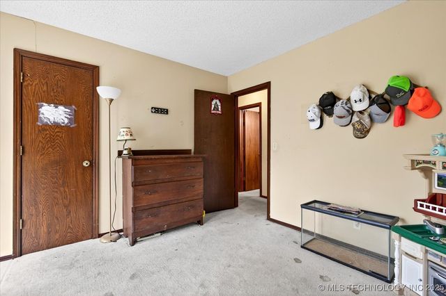 1329 Oakdale Drive, Bartlesville, OK 74006