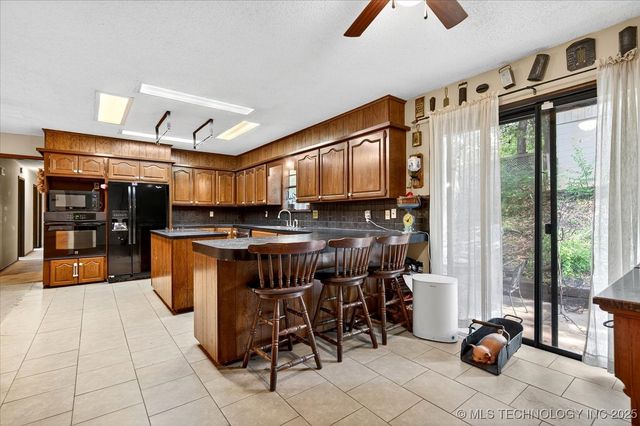 1329 Oakdale Drive, Bartlesville, OK 74006