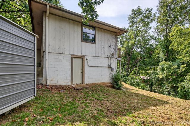 1329 Oakdale Drive, Bartlesville, OK 74006