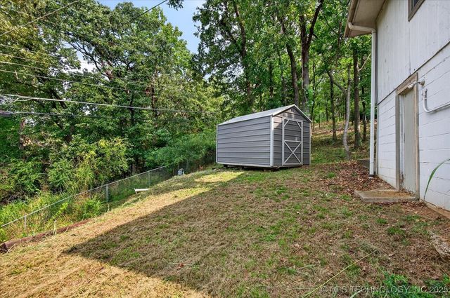 1329 Oakdale Drive, Bartlesville, OK 74006