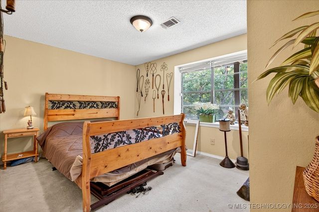 1329 Oakdale Drive, Bartlesville, OK 74006