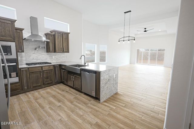 130 Peregrino Trail, Sunland Park, NM 88063