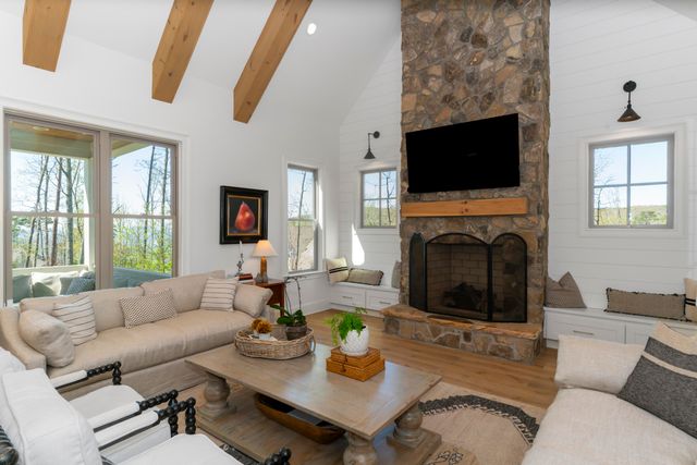 1375 Wintergreen Lane, Signal Mountain, TN 37377