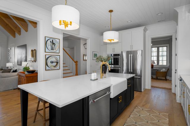 1375 Wintergreen Lane, Signal Mountain, TN 37377