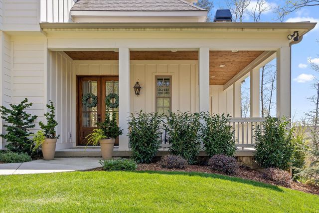 1375 Wintergreen Lane, Signal Mountain, TN 37377