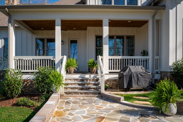 1375 Wintergreen Lane, Signal Mountain, TN 37377