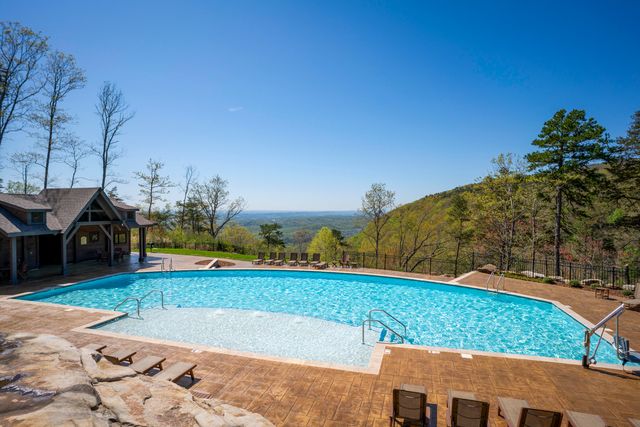 1375 Wintergreen Lane, Signal Mountain, TN 37377