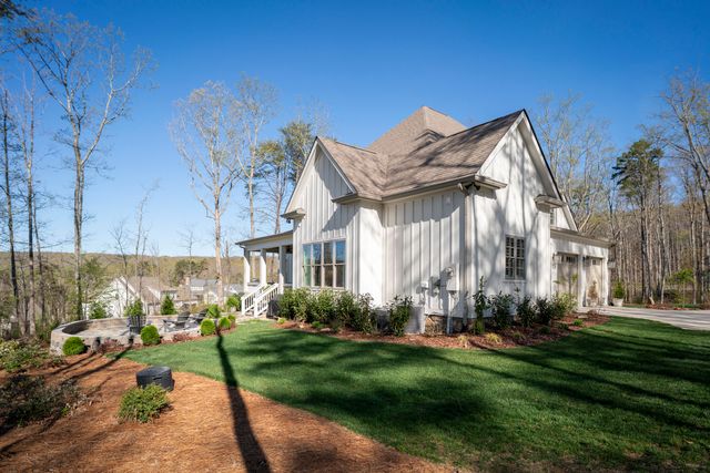 1375 Wintergreen Lane, Signal Mountain, TN 37377