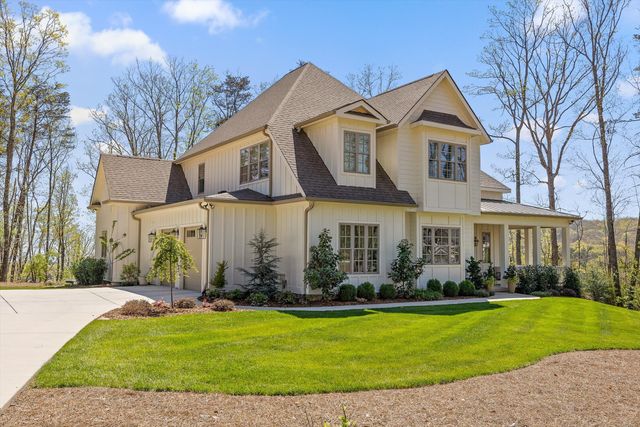 1375 Wintergreen Lane, Signal Mountain, TN 37377