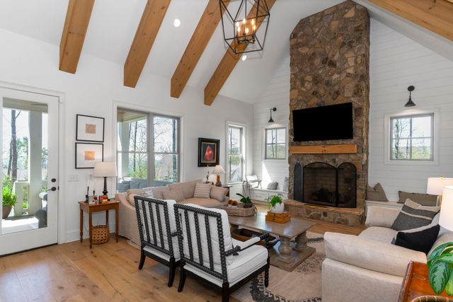 1375 Wintergreen Lane, Signal Mountain, TN 37377