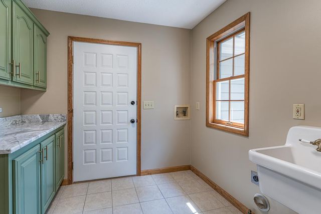 96 West Road, Warne, NC 28909