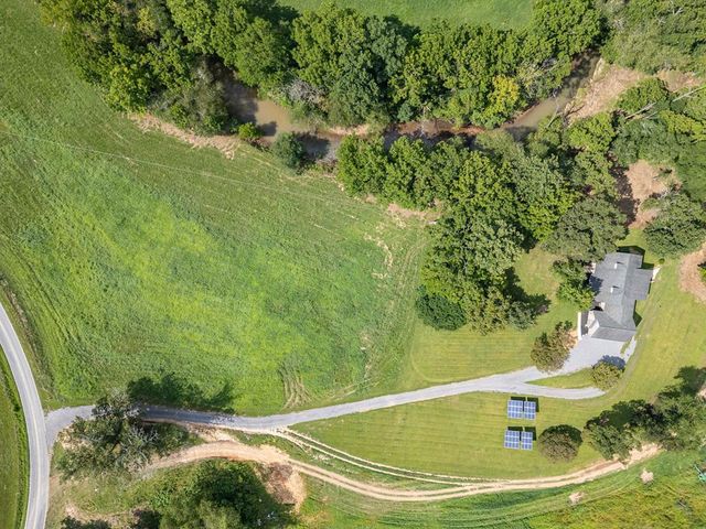 96 West Road, Warne, NC 28909