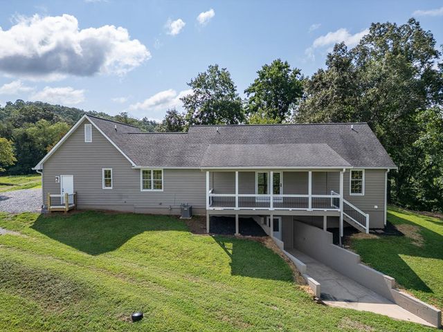 96 West Road, Warne, NC 28909