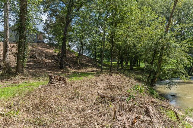 96 West Road, Warne, NC 28909