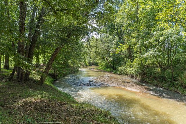 96 West Road, Warne, NC 28909