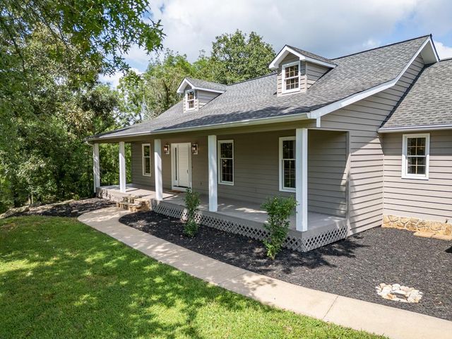 96 West Road, Warne, NC 28909