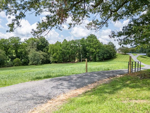 96 West Road, Warne, NC 28909