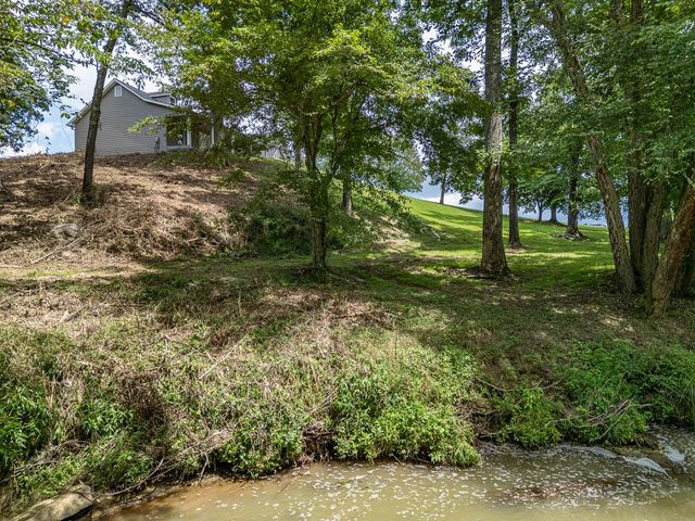 96 West Road, Warne, NC 28909