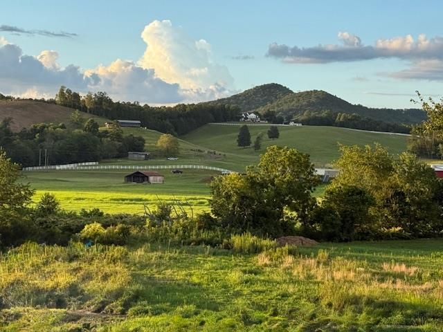 96 West Road, Warne, NC 28909