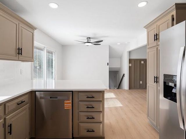 1225 Kenwood Drive, Lee's Summit, MO 64064