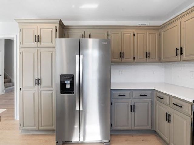 1225 Kenwood Drive, Lee's Summit, MO 64064