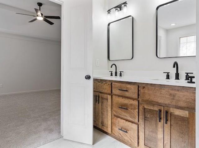 1225 Kenwood Drive, Lee's Summit, MO 64064