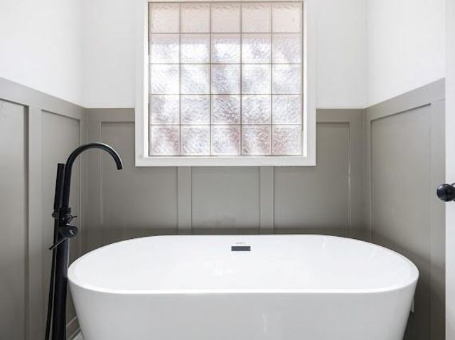 1225 Kenwood Drive, Lee's Summit, MO 64064