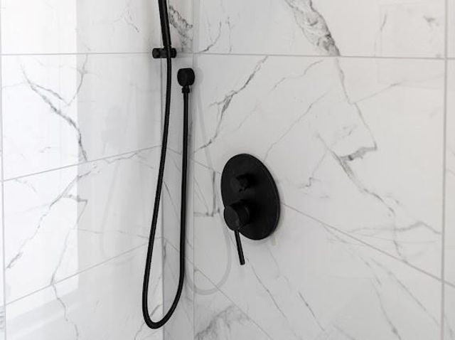 1225 Kenwood Drive, Lee's Summit, MO 64064