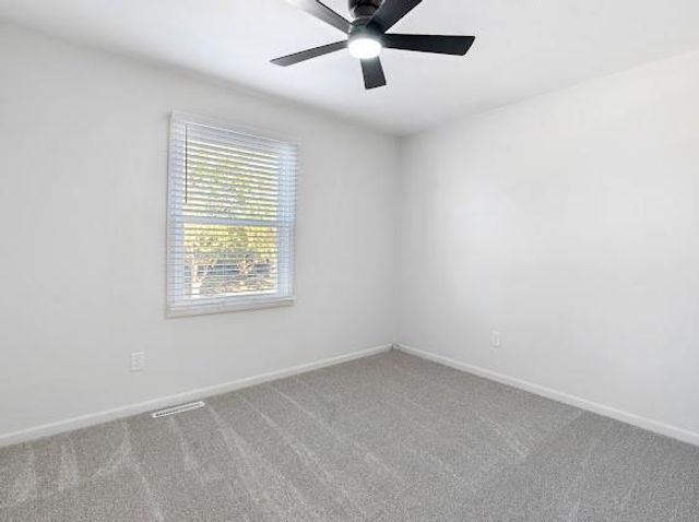 1225 Kenwood Drive, Lee's Summit, MO 64064