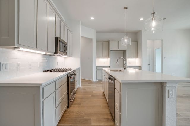 6913 Trail Rock Drive, Benbrook, TX 76126